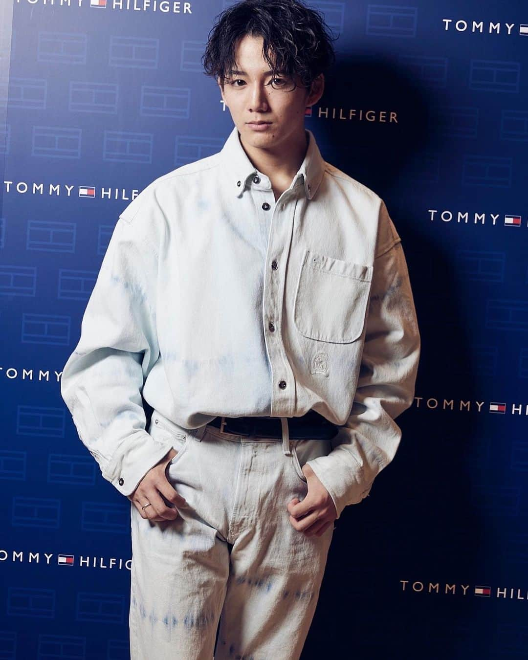 大木遥翔のインスタグラム：「TOMMY HILFIGER  #TommyHilfiger #ClassicsReborn #表参道トミー前   @tommyhilfiger」