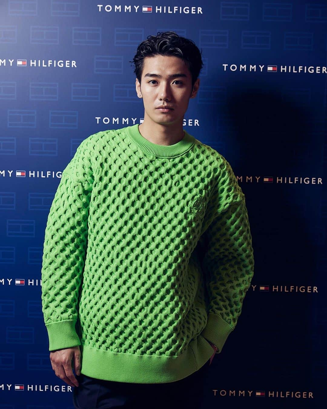 鈴々木響さんのインスタグラム写真 - (鈴々木響Instagram)「TOMMY HILFIGER OMOTESANDO💚  #TommyHilfiger #ClassicsReborn #表参道トミー前」4月28日 0時30分 - hibiki__0106