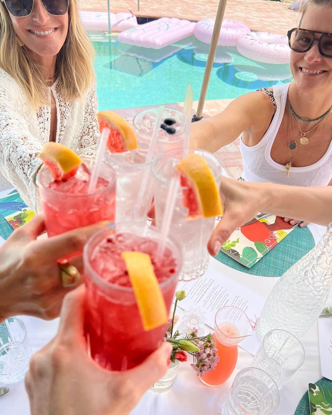 ナオミ・ワッツさんのインスタグラム写真 - (ナオミ・ワッツInstagram)「We celebrated @jaimiebaird's big 🎉🎂 @thecolonypalmbeach. we snuggled in matching pj's, drank poolside cocktails, peed our pants laughing, but most importantly we made forever memories in Pink Paradise. 💖🌸💞🎀🌷💄👙👛🦩 (thank you @mcarfrae, you total gem!)」4月28日 0時33分 - naomiwatts