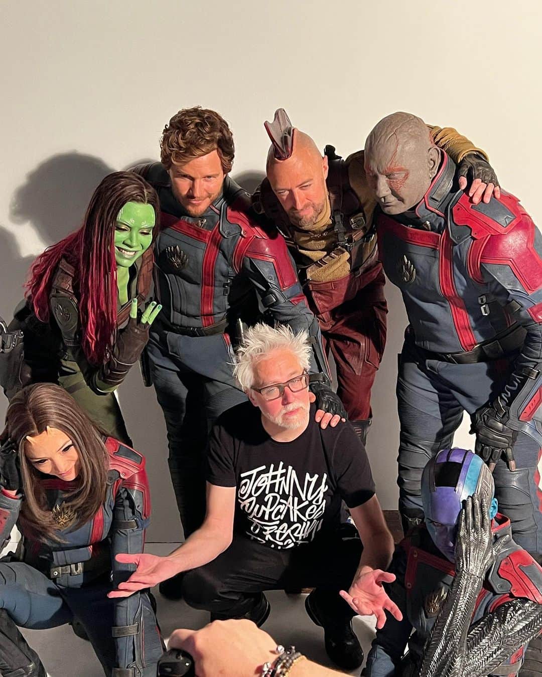 のインスタグラム：「Well, we’re here. Tonight is the LA Premiere of Guardians of the Galaxy, Vol 3. I’m nervous, of course, but mostly excited for all of us, the cast & crew & our friends & families, to sit together in a dark theater & experience the movie together. This is the sweetest part of filmmaking: one last look at our creation, one brief moment of being present to the long & winding journey it took us to get here, before turning it over to all of you, the world at large. Thank you to all of you who helped us to get here. You know who you are. My love for you runs deep. #GotGVol3 #WeAreGroot」