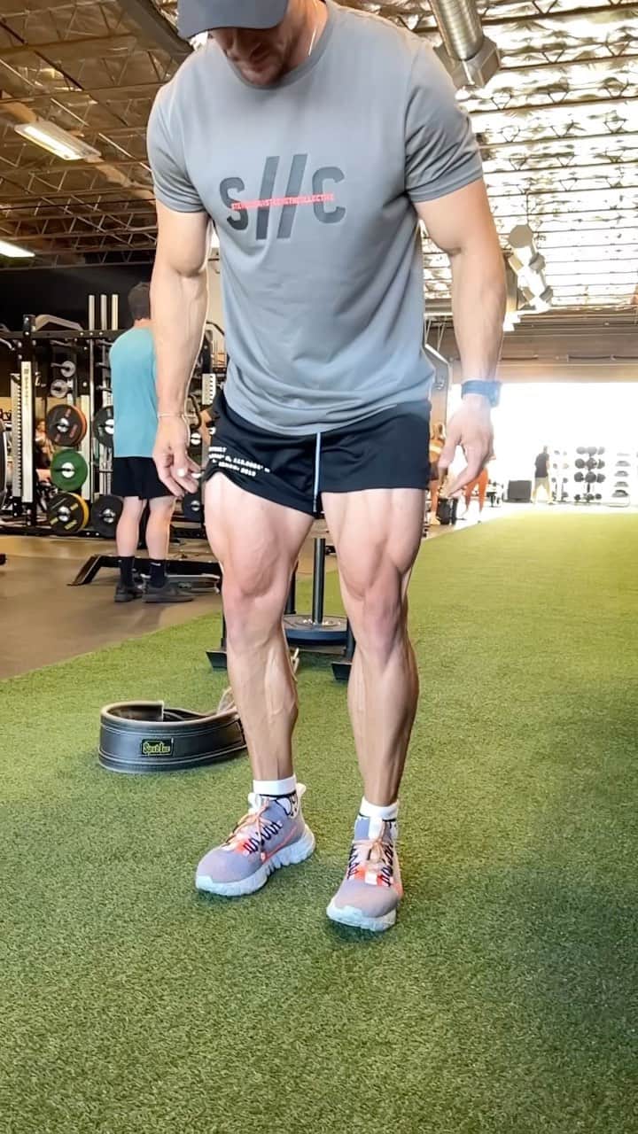 のインスタグラム：「Post leg day meatballs」