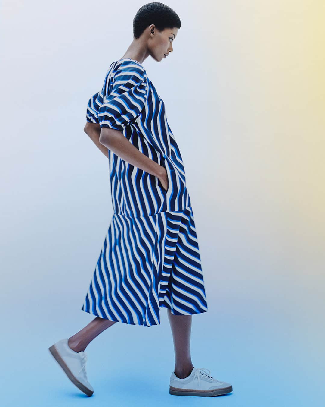 The Outnetのインスタグラム：「Looking for time-saving fashion you will love now and forever. Delve into Iris & Ink’s versatile offering of timeless, quality designs and everyday style solutions, thoughtfully created for you. Shop more from the brand at our link in bio」
