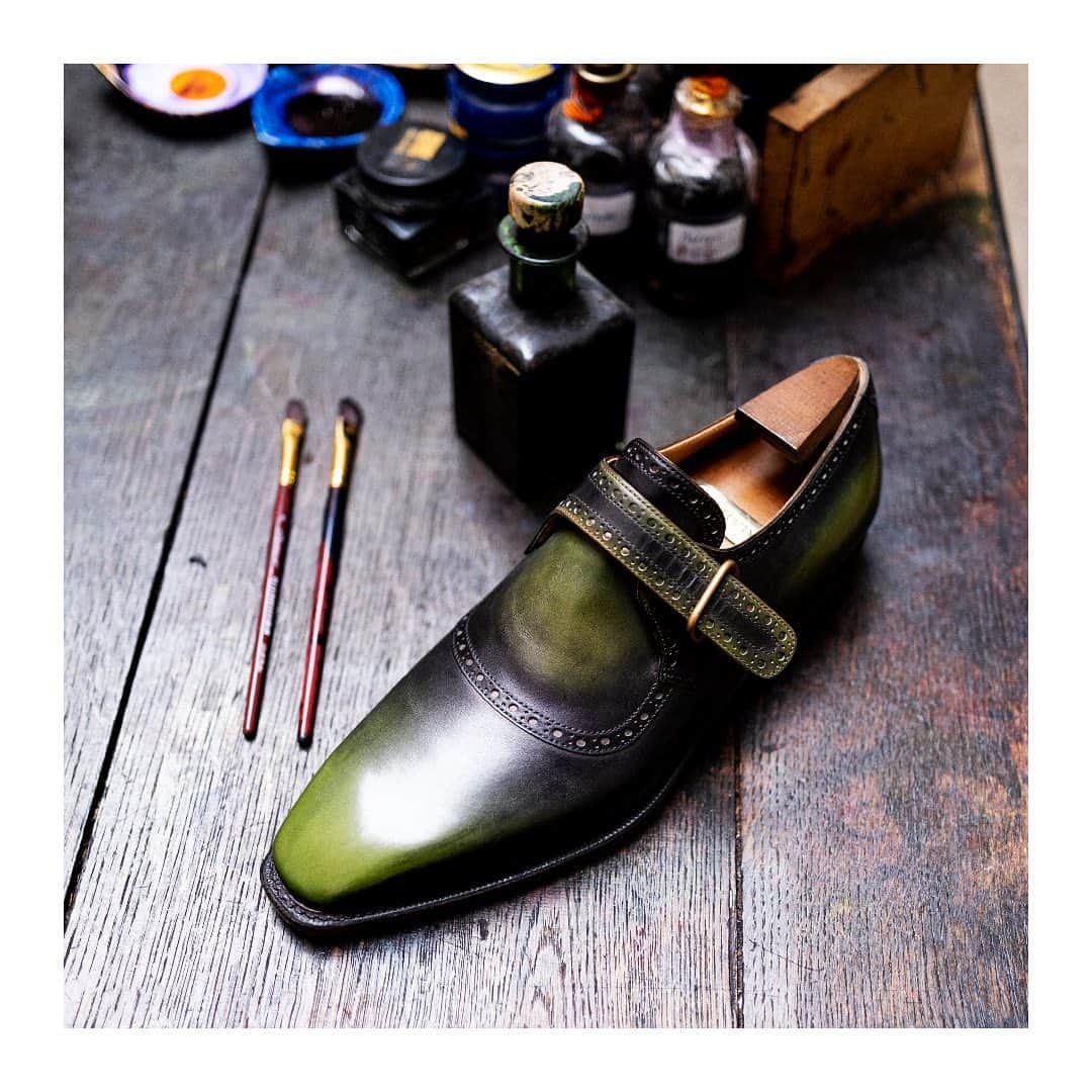 コルテさんのインスタグラム写真 - (コルテInstagram)「[Good Atelier Vibes Only] Montaigne Monk Strap Patina : Green Moss . Available only in stores www.corthay.com #corthay #classicshoes #madeinfrance」4月28日 1時14分 - maison_corthay