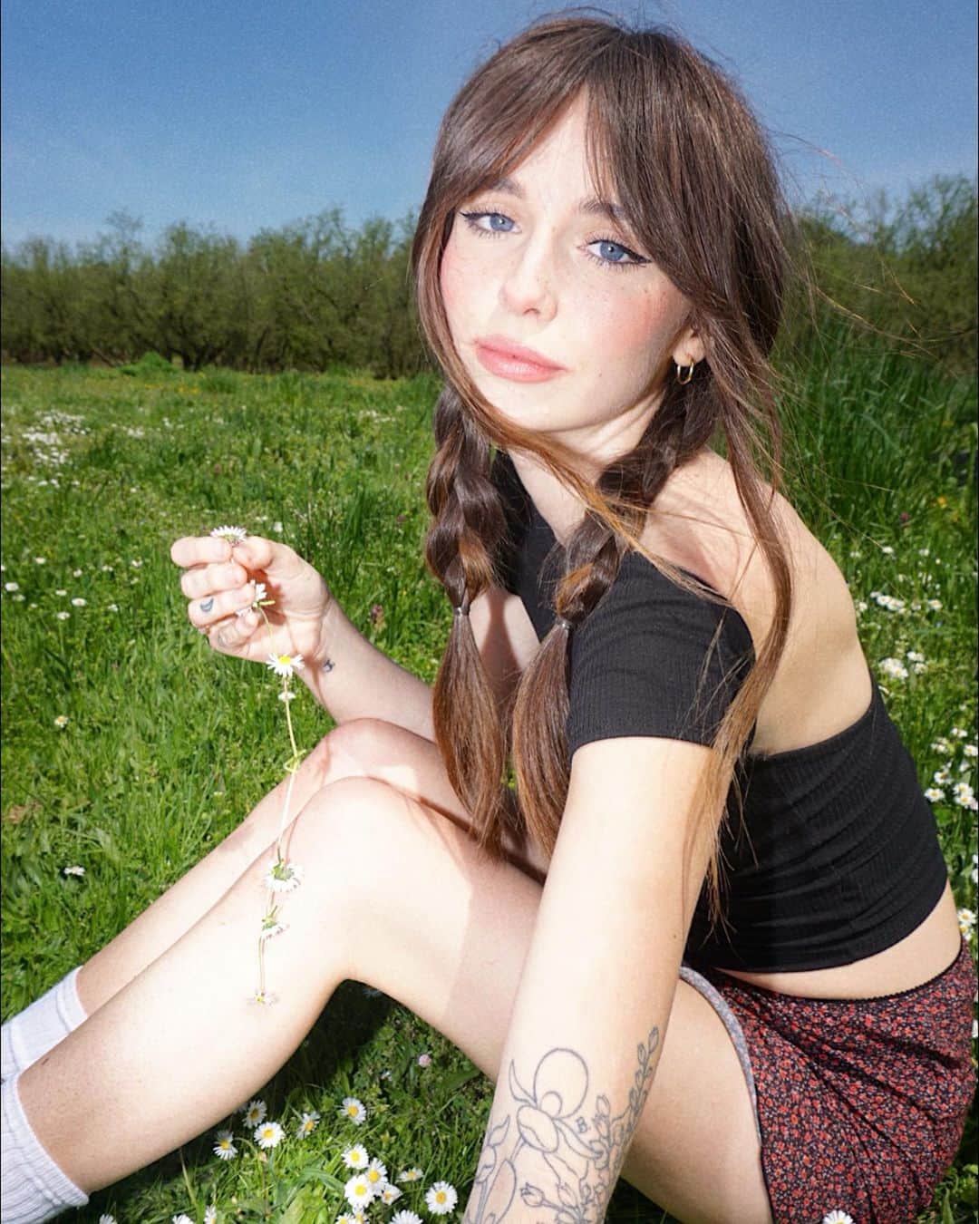 Acacia Brinleyのインスタグラム：「Day dreaming ‘n fantasizing」