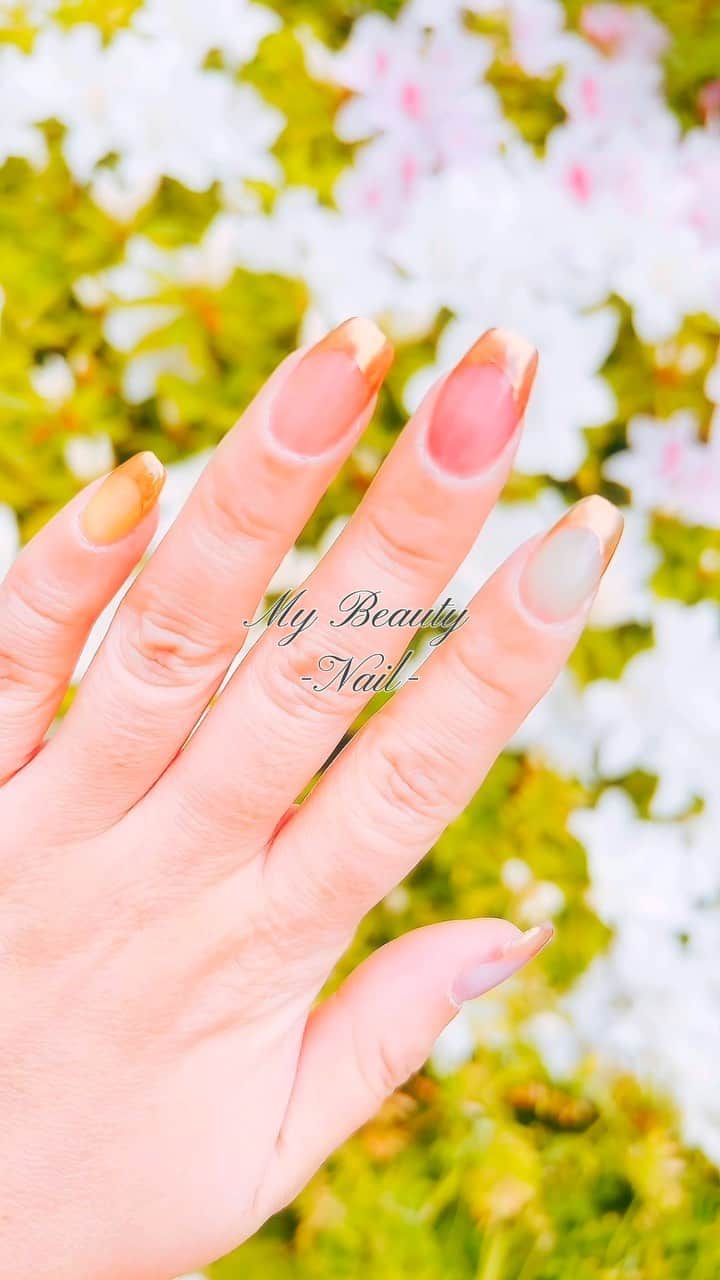 米本紗弥香のインスタグラム：「new nail❤︎  #nailstagram #followme #selfie #instabeauty #gelnails #nails #naildesign #nailart #bijounails #pinknail #winternail #美甲 #指甲 #네일 #ネイル #ジェルネイル #ネイルデザイン #大人ネイル #フレンチネイル #ピンクネイルデザイン #春ネイル #カラフルネイル #スクエアネイル #ミラーネイル #osakanailsalon #nailcaresalon #大阪ネイルサロン #ネイルケアサロン #西梅田ネイルサロン #北新地ネイルサロン」