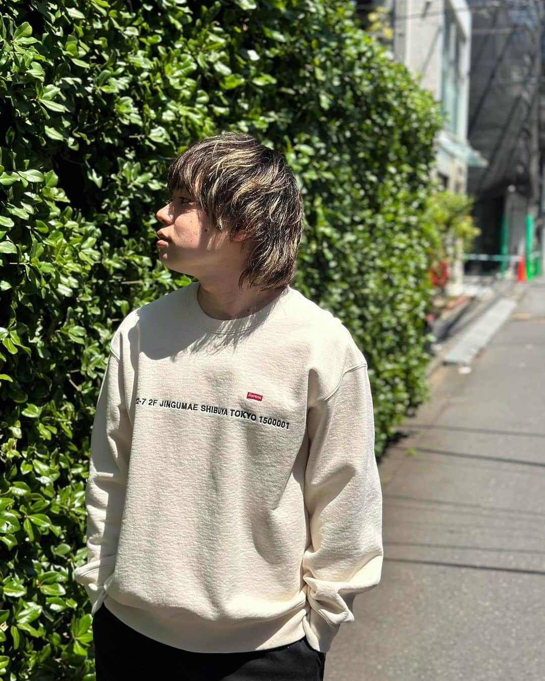 fools_judge_streetさんのインスタグラム写真 - (fools_judge_streetInstagram)「SUPREME  22AW Shop Small Box Crewneck 日本限定  サイズ　M モデル　166cm 65kg  プロフィール欄より、 オンラインストア商品ページにアクセスできます。 ※その他ご不明点は店頭または、 DMまでお問い合わせください。  如有任何疑问，请在instagram上留言。 欢迎浏览我们的网上商店以及光临我们在原宿的实体店。  For inquiries, please message us on instagram. Please confirm our online store. Thank you.  #supremeforsale #supremenyc #supremenewyork #supreme4sale #シュプリーム」4月27日 16時58分 - fools_judge_street