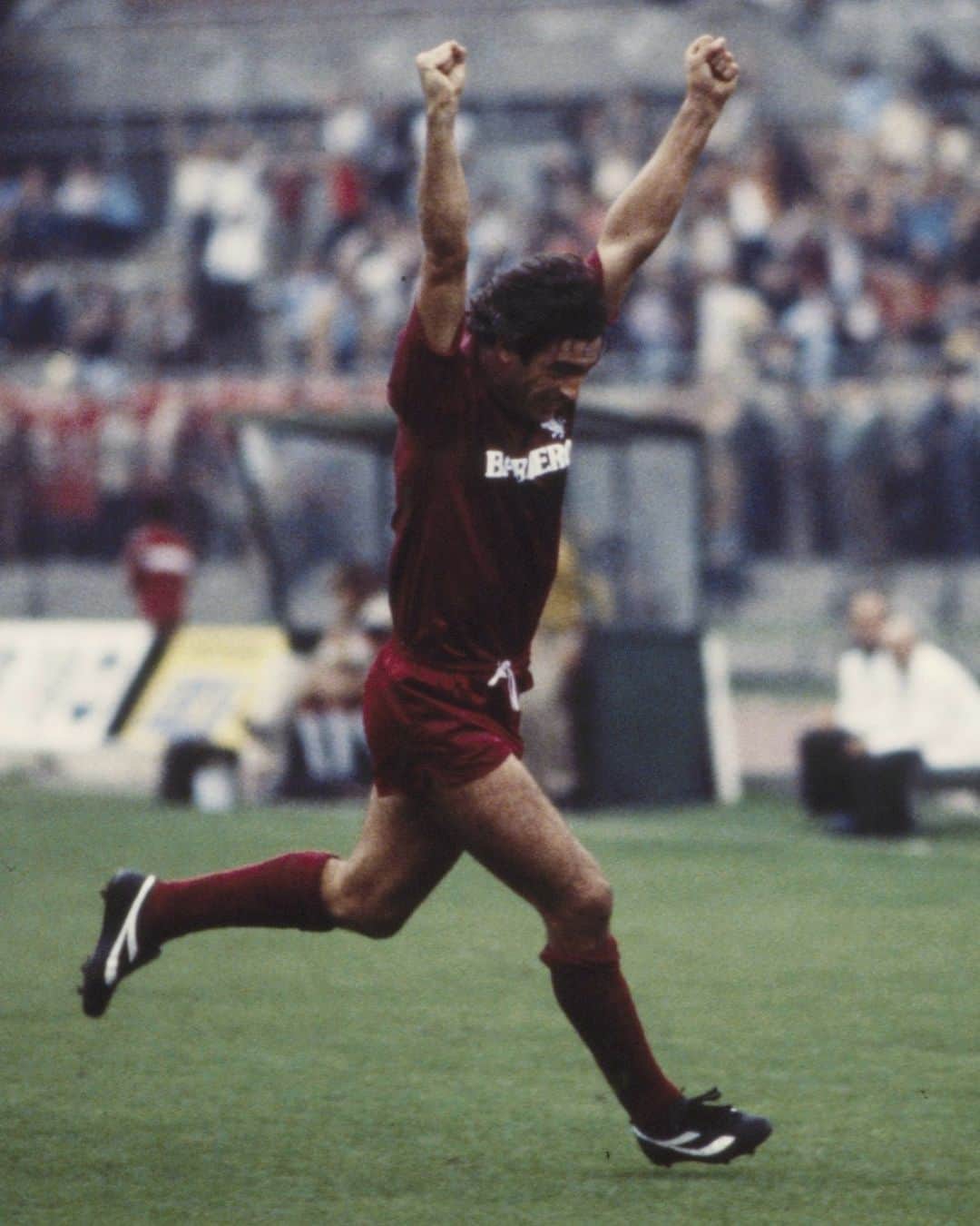 トリノFCのインスタグラム：「🎂 | COMPLEANNO  Paolo Pulici oggi compie 73 anni, tanti auguri Pupi! ❤️  #SFT」