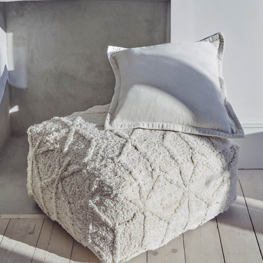 フレンチコネクションのインスタグラム：「Freshen up your space with our neutrals 🤍」