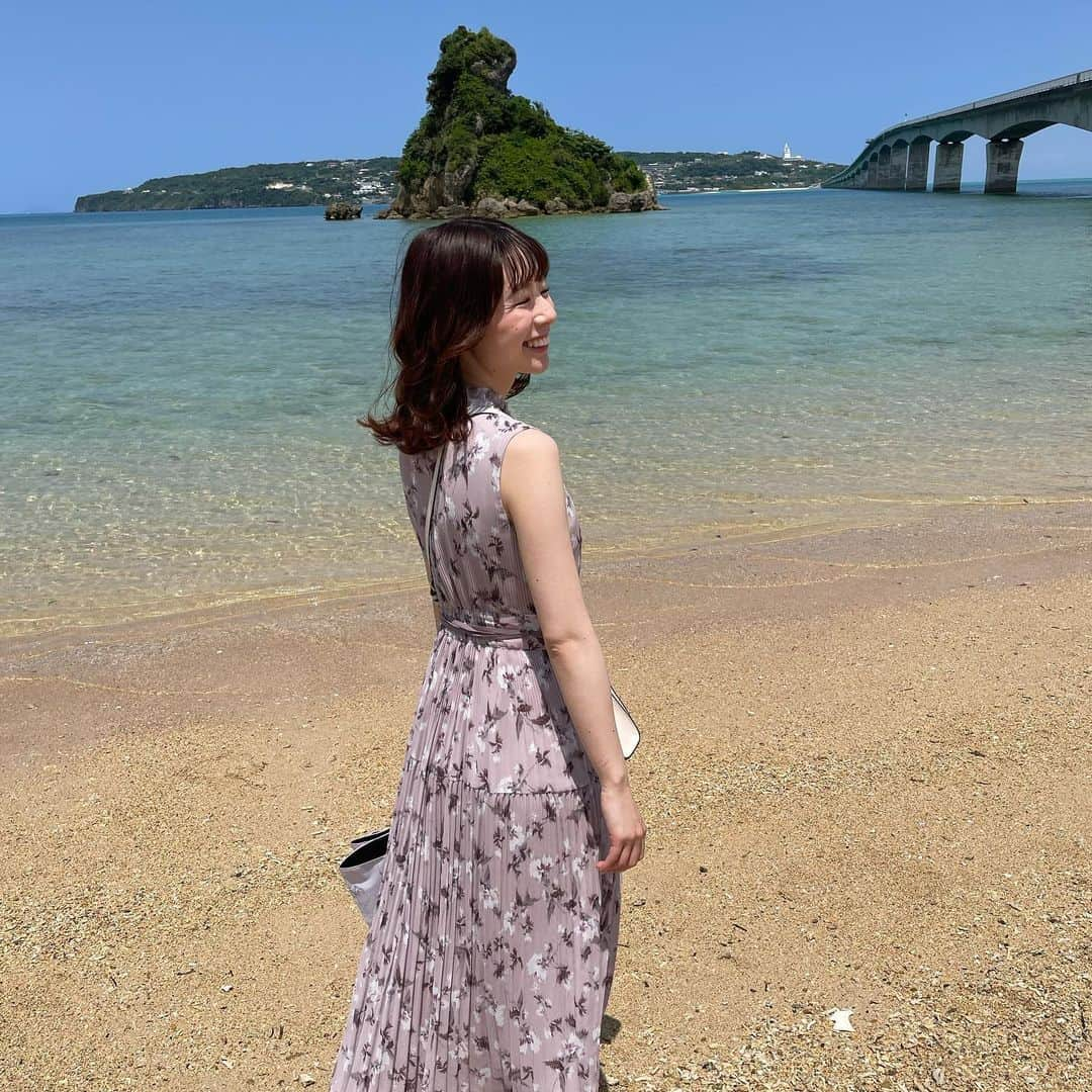 高山奈々のインスタグラム：「. 先日沖縄へ行ってきました🌺 お天気にも恵まれてとても楽しい時間を過ごせました💕 梅雨入り、梅雨明け前で体感的にも丁度いい！ この時期良いですね☺️  #沖縄旅行 #お天気良好 #ゆったり旅」