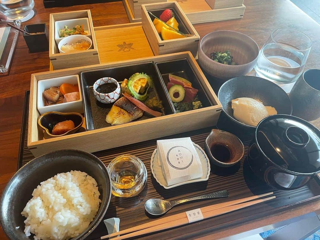 高山奈々さんのインスタグラム写真 - (高山奈々Instagram)「. 沖縄旅行の食べ物たち🍴 食べすぎた〜 けど美味しかった💕  #帰ってきて体重増えてた #けど美味しかったからよし」4月27日 17時15分 - chan_nana617