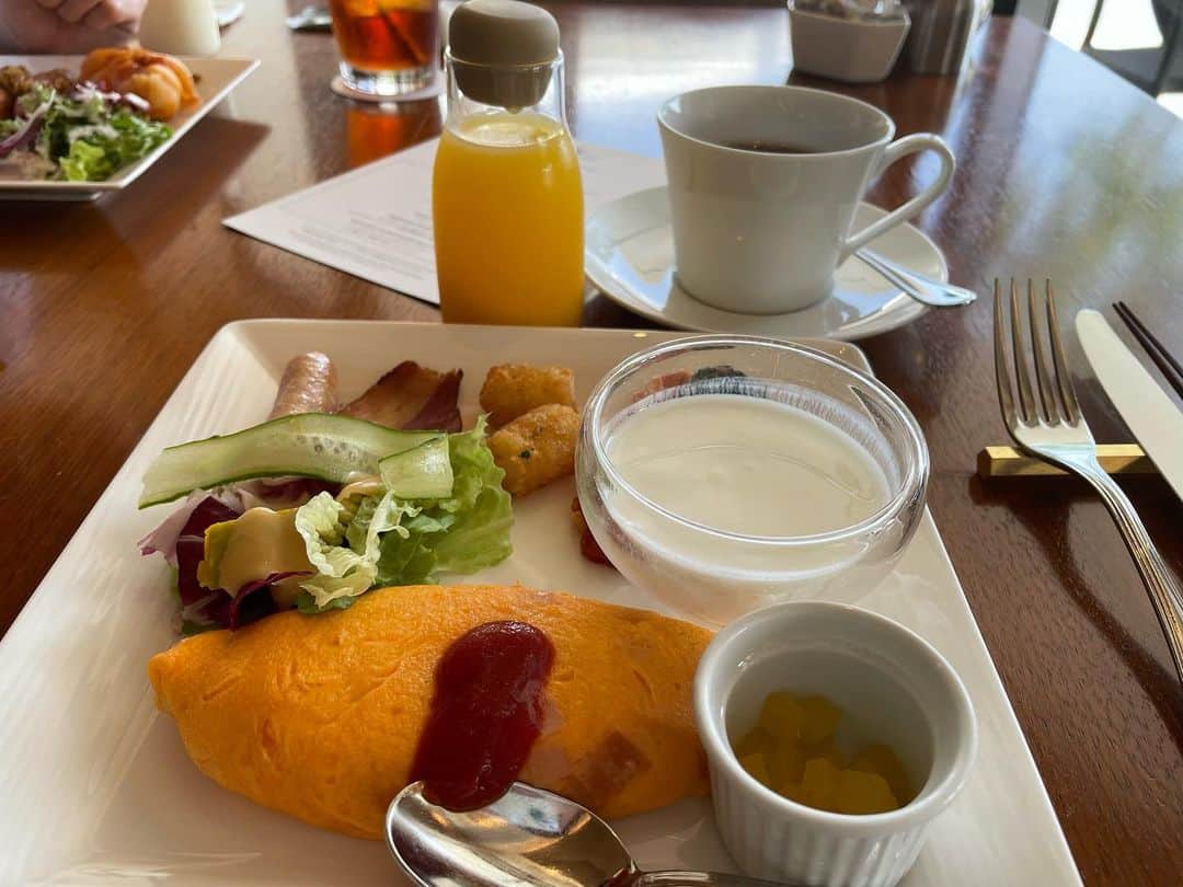 のインスタグラム：「. 沖縄旅行の食べ物たち🍴 食べすぎた〜 けど美味しかった💕  #帰ってきて体重増えてた #けど美味しかったからよし」