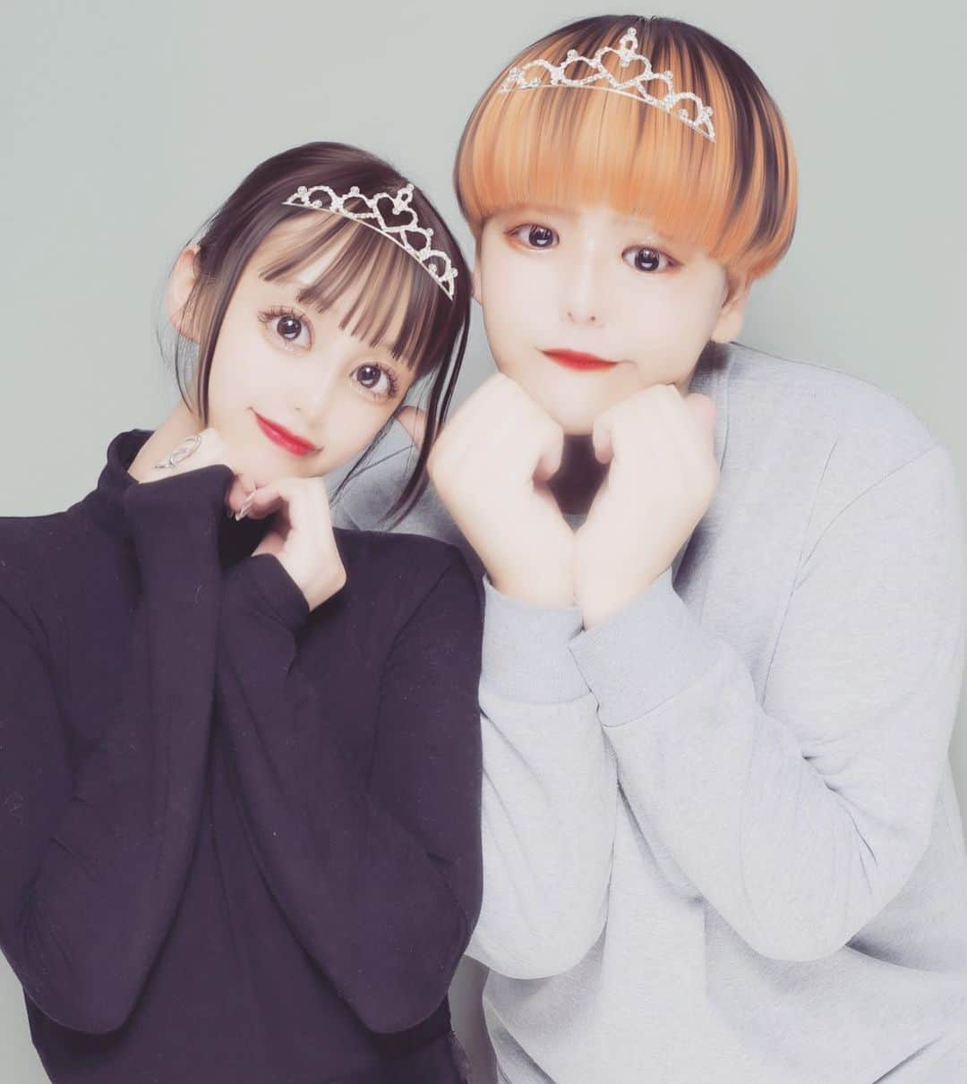 ぴぐもんのインスタグラム：「ウチら令和の詐欺師✌️  プリクラ  すご。  あ、美容院行った。いつも通りげんごにおまかせ。  かわいい薄いオレンジ😙  いつもありがとう  投稿にも残しとく🐱」