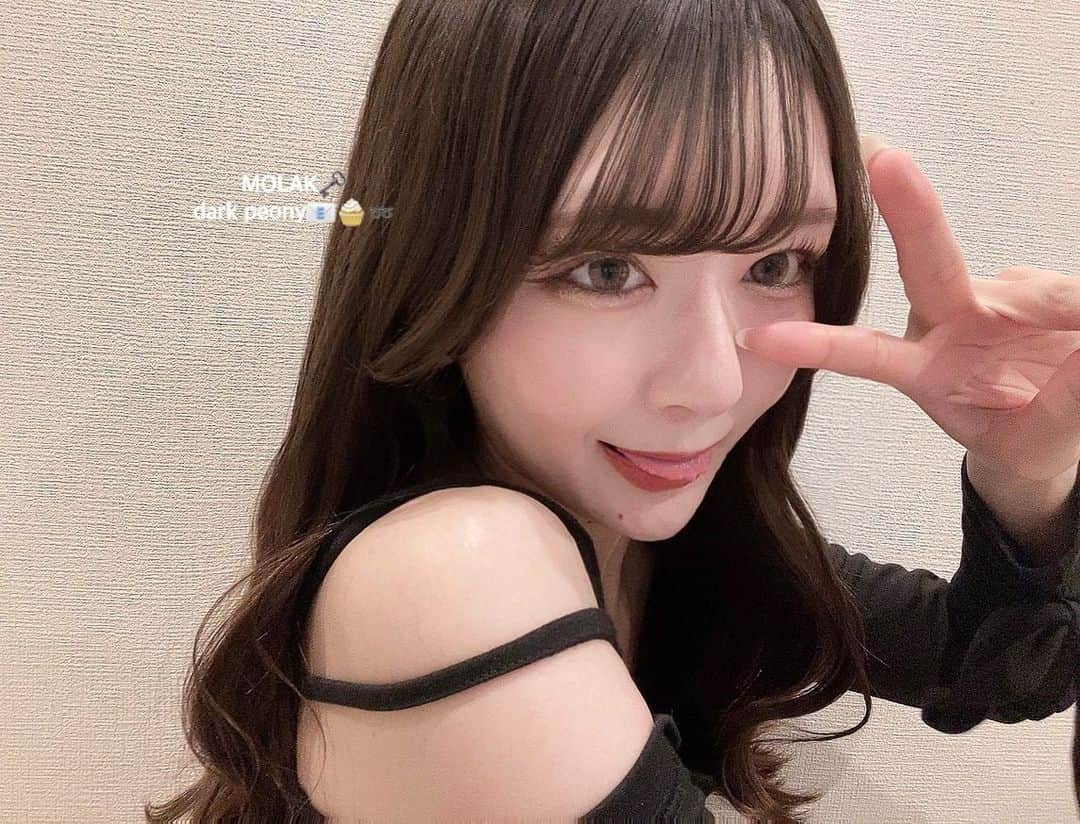 紗彩さんのインスタグラム写真 - (紗彩Instagram)「MOLAKワンデーに”ほろあまナチュラル”な新色が登場🌛🤍  MOLAK 1day / DARK PEONY  大好きなMOLAK大人気カラーが1dayシリーズにも登場したのが嬉しい🗝  ナチュラル盛れなので愛用確定です📧➿  .  #MOLAK #カラコン #カラコンレポ #DARKPEONY #ブラウンカラコン #ナチュラルカラコン #白湯メイク #甜妹メイク #アイメイク #中国メイク #モラク #ダークピオニー」4月27日 17時51分 - _saya_523