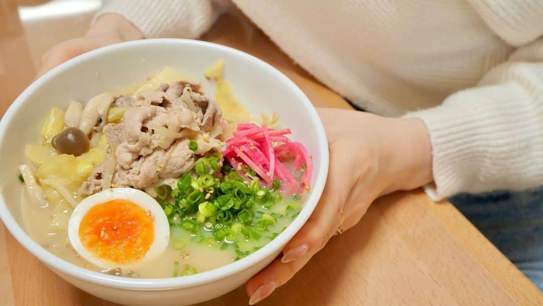 かなやんのインスタグラム：「『14キロ痩せた時に食べてたスープ』 4品をYouTubeで紹介しました🎥 ✨  @naturecanfitnessjp の年内最大級GWセールの紹介 もしてるので、是非チェックしてください🫧  （お得なセール情報👇です☺️）  割引コード：KANAYAN15  セール情報：4/26 - 5/9までサイト内商品最大70％OFFのGWセール開催中+KANAYAN15使用でさらに15％OFF  ウェブサイトURL：Naturecan Fitness | フィットネス |  サプリ＆プロテイン https://www.naturecan-fitness.jp/  #ダイエット #ダイエットレシピ #ダイエット記録 #ダイエットメニュー #ダイエット生活 #ダイエット料理 #スープ #自炊 #簡単料理」