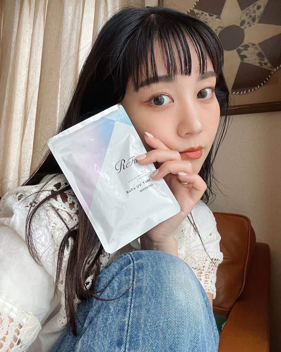 久恒美菜のインスタグラム：「今年は春が短い？🥵🌷  最近はインナーケアも結構当たり前になってきた紫外線対策。 気になりつつも、どこの何がいいのかわからなかったんだけど、あのリファ @refa_mtg から、飲むUVケアサプリが新発売との事！👏🏻 いただける機会があり、飲み続けています🧊  毎食後とかだと忘れちゃうんだけど、1日1回2粒(目安)だけでいいので忘れずに飲み続けられるし 小さめのカプセルなので飲みやすい🐾  日々強くなっていく日差しに戦々恐々しておりますが、お外が大好きな娘とテント張ったり、ご飯を食べたり… あたたかくなってきたら外遊びはやっぱり楽しい♡ 3枚目の写真の時も、公園でみんなでピクニック楽しかったな🌱  とっても活発な娘についていくためには、UVケアは欠かせないので、重宝しています🌻 @mtg_onlineshop から購入可能です❕  さあ〜これでもう私の夏準備は万全🌈 お友達やお姉ちゃん各位、BBQにプールにたくさん遊ぼうね❤️‍🔥🏊‍♀️  #ReFaUVTUNE #リファUVチューン #リファ #ReFaタイム」