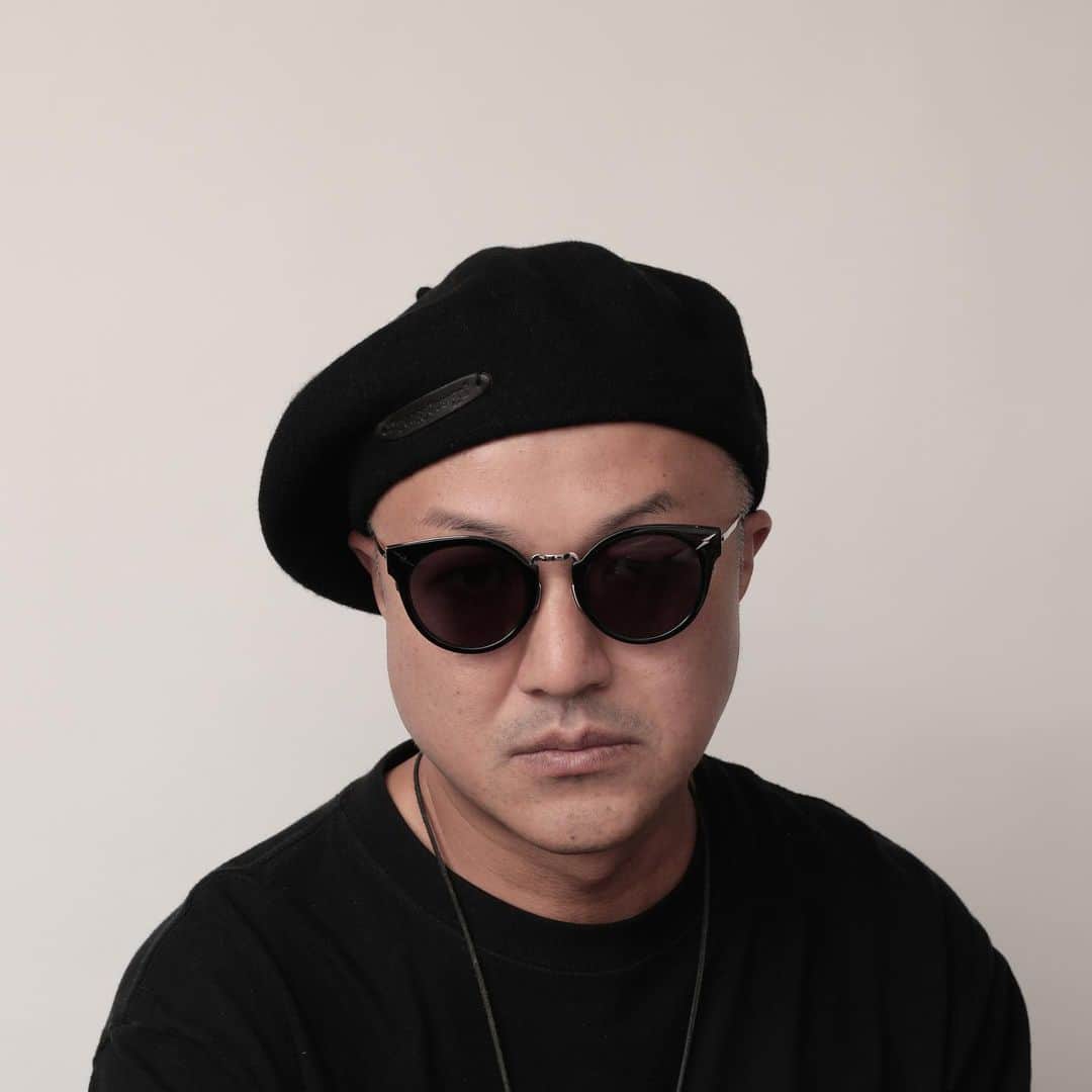 のインスタグラム：「TEARS OF SWAN×SATURDAY NiTE×Mr.CASANOVA-THE NIGHTS SUNGLASSES.GLASSESになります!! 西武池袋店頭、official webshopにて引き続き販売中ですので宜しくお願い致します😎🏬💻  https://tears-of-swan.shop-pro.jp/?pid=170725312 (webshopオーダー分、今月末発送) ※プロフィール下のURLからofficial websiteがご覧頂けます  @tears_of_swan #tearsofswan #saturdaynite #fab76 #thenights #mr_casanova_eyewear #sunglasses #glasses #サングラス #眼鏡」