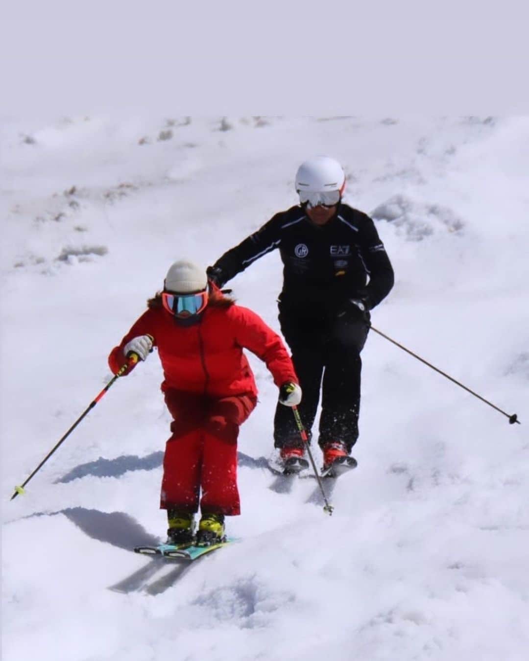 清澤恵美子さんのインスタグラム写真 - (清澤恵美子Instagram)「What a day！！！ I can't believe that a superstar is skiing behind me😍 ジョルジョの前を滑るのはめちゃくちゃ緊張しましたが嬉しい時間でした☺️☺️☺️  Ski &boots @fischertuningbase  Helmet @shred.skiing.japan  wear @goldwin_jp  Pole @leki.ski.outdoor  Wax @gallium_wax  Boot tune @hatchery_setagaya  Insole @ba2ne_insole」4月27日 18時35分 - kiyosawaemiko