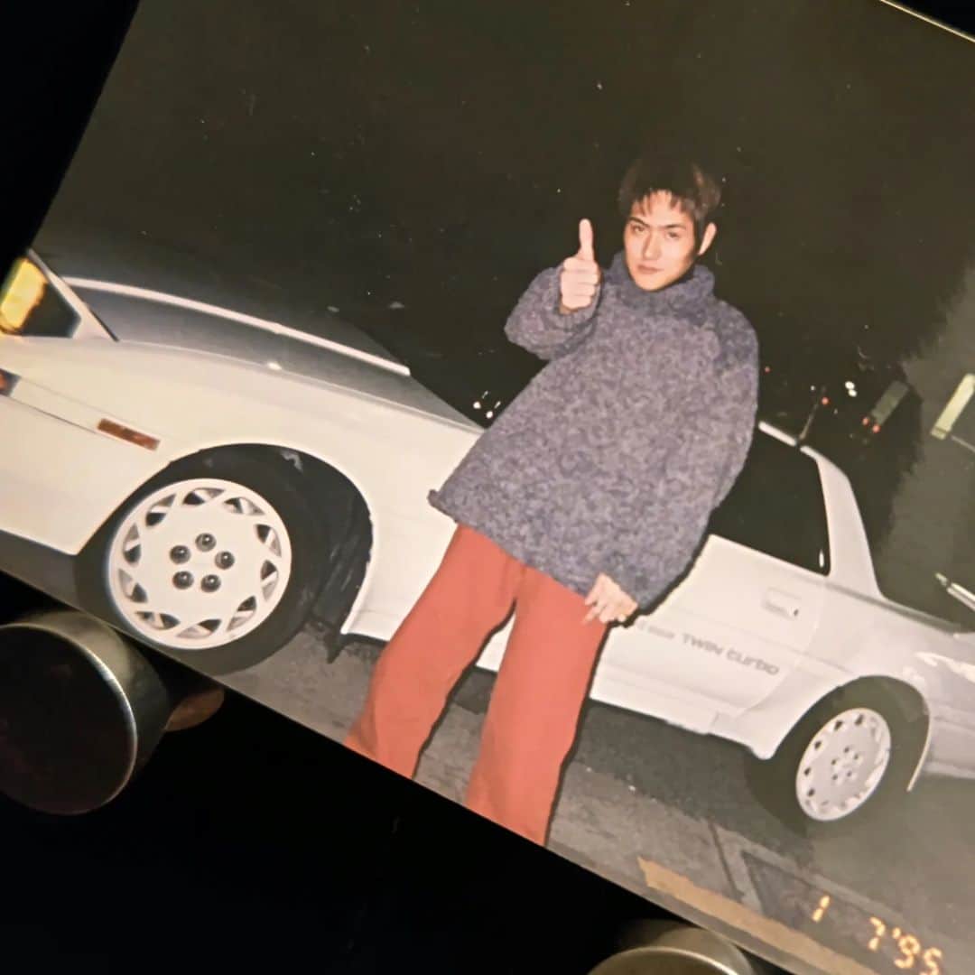 重松隆志さんのインスタグラム写真 - (重松隆志Instagram)「なっちゃん表紙になってたよ～～🚗🚙🚚 ほんで買ったよ～～ めっちゃ好きやん俺⁉️ホンマホンマ🤗 ヒナ、早よ免許とりや～～～～ ワシは二十歳の時、京都でスープラっていう車に乗ってたんやで～～✌️オープンカーやで～～しかし、チャラいで～～～～😖😖 1995年1月7日やて😂21歳✌️☝️  #なっちゃん #本間日陽 #NGT48 #最高峰降臨 #トラック野郎 #重松隆志 #女の子ものがたり2023 #雑誌 #carトップ #スープラ #京都」4月27日 18時48分 - shige_man_