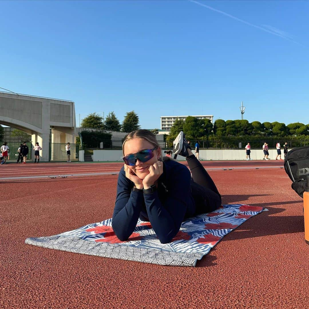 ライリー・デイのインスタグラム：「Hiroshima track meet up next 🤗」