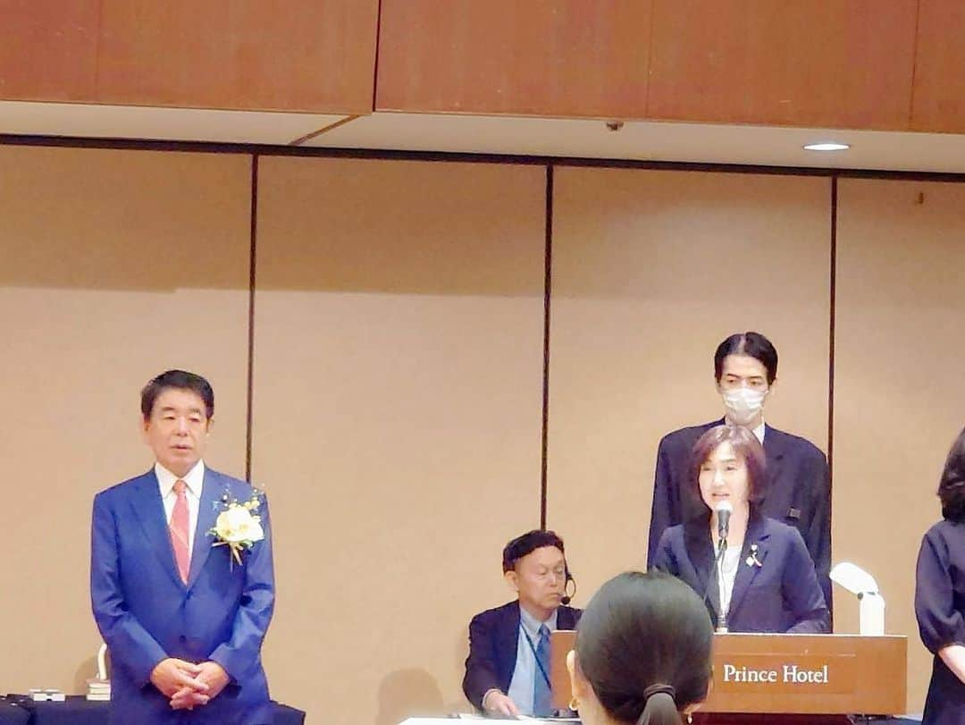 生稲晃子さんのインスタグラム写真 - (生稲晃子Instagram)「下村博文衆議院議員の「博友会セミナー」の司会をさせていただきました🎤 沢山の方にお越しいただき有難うございました❗️ 下村議員には、昨年の参議院議員選挙に立候補した時、私の選対本部長として大変お世話になりました🙇‍♀️  #下村博文衆議院議員  #博友会 #生稲晃子」4月27日 19時17分 - akiko__ikuina