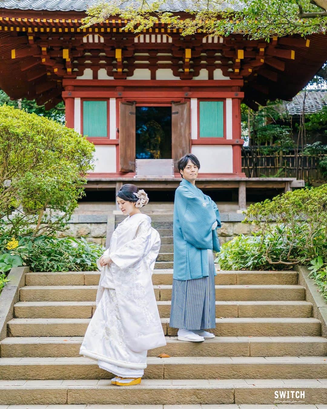 SWITCH SHOOTING PHOTO MAISONのインスタグラム：「高輪庭園での和装プラン🌿  東京 @switch.tokyo 大阪 @switch.umeda 札幌 @switch.sapporo 鹿児島 @switch.kagoshima ⁡. ▼少人数結婚式ご検討のカップルはこちらから @chapel_tenkeiandmarry ⁡. ▼前撮り・フォトウェディングご希望のカップルはこちらから @switch.tokyo . #switch表参道#switchomotesando #switch東京　#switchtokyo #前撮り#後撮り#ウェディングフォト#フォトウェディング#フォトスタジオ #ブライダルフォト#結婚写真#結婚式前撮り#プレ花嫁#花嫁準備#ブライダルヘア#ウェディングヘア#おしゃれ花嫁#ドレス試着#結婚式#日本中のプレ花嫁さんと繋がりたい#ウェディングドレス#カラードレス#タキシード#和装前撮り#色打掛#白無垢#品プリ花嫁 #品プリ婚」