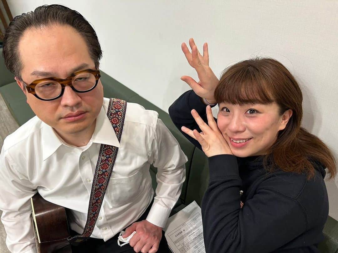 森田まりこさんのインスタグラム写真 - (森田まりこInstagram)「明日いよいよ本番！ ヤンシー&マリコンヌのポップコーン🍿ミュージック♪ ・ 初単独ライブはおかげさまで前売りが無事に完売いたしました！ありがとうございますー！ ・ そして！当日券と！お得な立ち見券が出る事になりましたー！！やったー！パチパチー！詳しくは吉本新喜劇公式Twitterにて！当日！明日！なんばの味園ユニバースでお待ちしてまーす♪ ・ 一緒にフライデーナイトをエンジョイしよーぜ！！フー！ ・ バンドの生演奏による歌ネタやコント、新曲発表など盛りだくさんのライブ♪ 4月28日金　19時開場20時開演 当日3000円（座席あり） 当日立ち見2000円 ・ ゲスト Junk Unit ザ・プラン9 爆の介　ヤナギブソン 吉本新喜劇　烏川耕一　吉田裕 （敬称略  #ヤンシー #マリコンヌ #ポップコーン #味園ユニバース」4月27日 19時45分 - morita.mariko