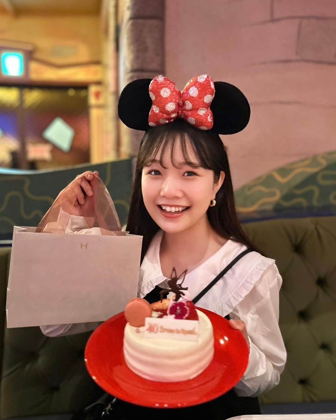 miyuのインスタグラム：「インスタに載せてなかった投稿しよう…🐭  サプライズDisneyしてくれただいすきな大学のおともだち♡」