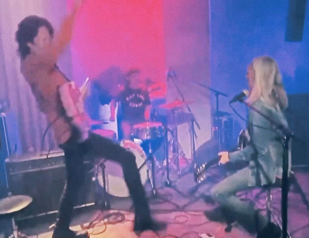 イマイアキノブのインスタグラム：「♦️ 4.28(金) @ 下北沢 CLUB Que  "SHOCK TREATMENT"  出演 イマイアキノブトリオ(山本久土v.g  茶谷雅之d) THE TIST HAL  開場18:30 開演19:00  ¥3000/¥3300 別途飲物代  チケット Que店頭  4/14 16:00～  LivePocket  https://t.livepocket.jp/e/que20230428  問い OFFICEQUE  ☎︎ 03 5433 2500 世田谷区北沢２－５－２ Ｂ２  #下北沢clubque  #イマイアキノブトリオ #livemusic」