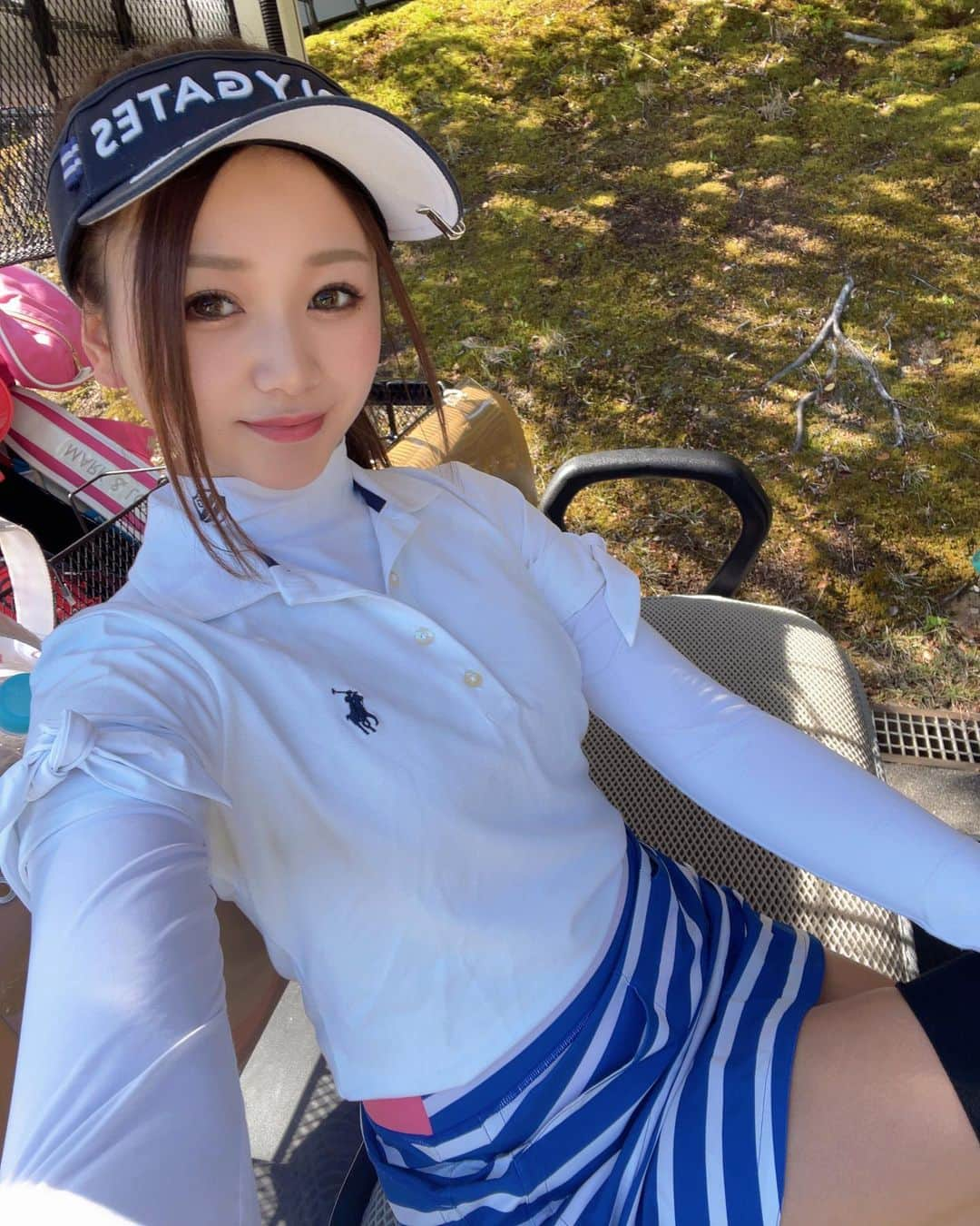 あゆぽよのインスタグラム：「🏌️‍♀️  本日、ベストスコア出ました💞  96😏 3年目でやっと笑笑  今日占い一位だし最高な気分すぎて 帰り道大抵眠たくなって生死さまよってるのに 今日はルンルンに歌いながら帰りました🎶 全く眠くならんかった笑笑  ってゆう報告でした笑笑  #ゴルフ #ゴルフ女子」