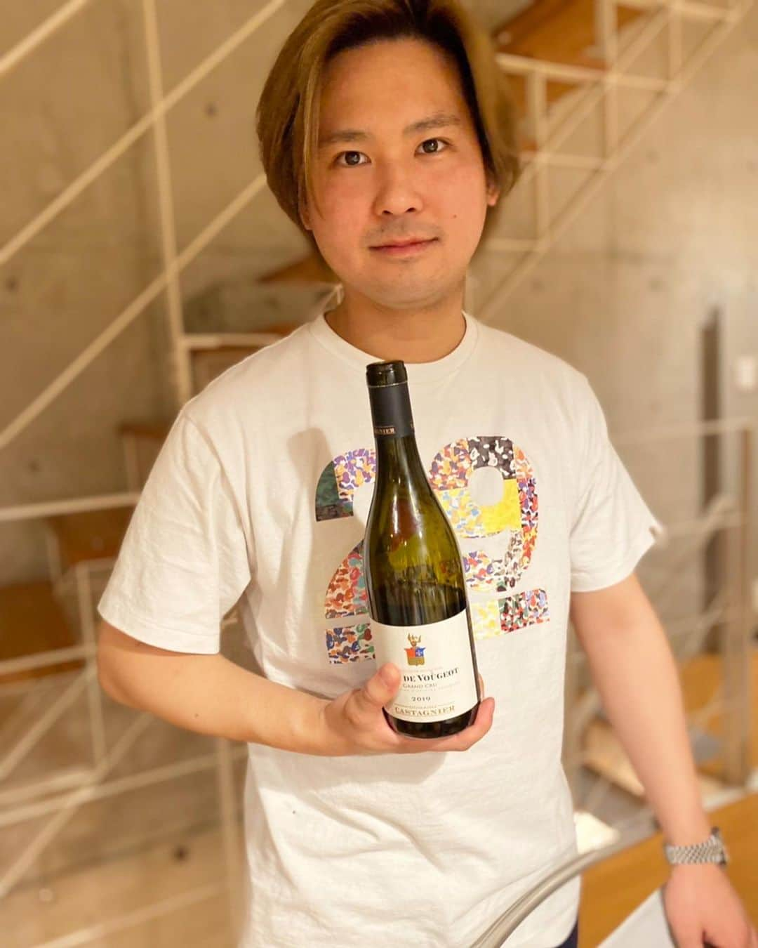 三浦文彰（ヴァイオリニスト）さんのインスタグラム写真 - (三浦文彰（ヴァイオリニスト）Instagram)「I had my belated birthday dinner with my family a few days ago ! I am 30 yo now…somehow,I can’t believe that I could still be alive until today!🤣 I am thankful to all who supported me🙏  先日、家族が30歳の誕生日をお祝いしてくれました。ここまで生きて来れたのが不思議に感じています。沢山の方に支えてもらえたのだと思います。感謝の気持ちを持ちながら、これからも頑張れそうです。  #birthday#family#wine#grandechezeaux#henrigiraud#opusone#closdevougeot#beluga#cavier」4月27日 20時07分 - fumiakimiura