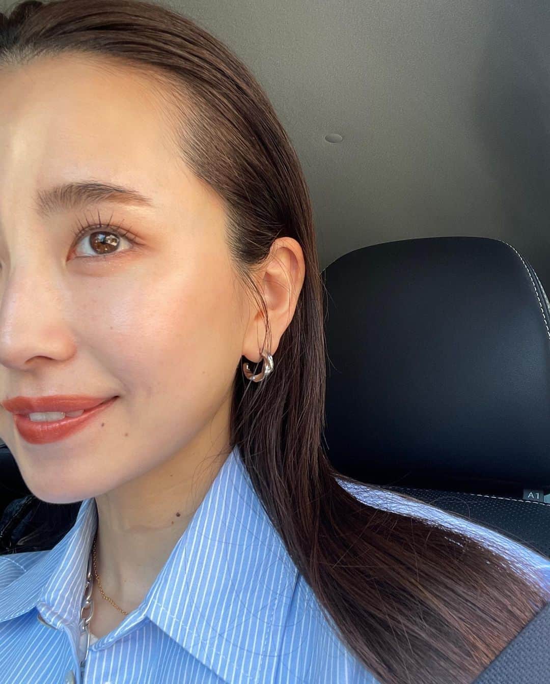 小嶋梨奈のインスタグラム：「睫毛パーマ、1ヶ月近く経つけど 凄くきれいに保ってくれててうれしいっ 施術も丁寧で早くてありがたやーでした🥹 さなえさん、ありがとうございますー！♡  @sanae_eyelash  #まつげパーマ #まつげサロン」