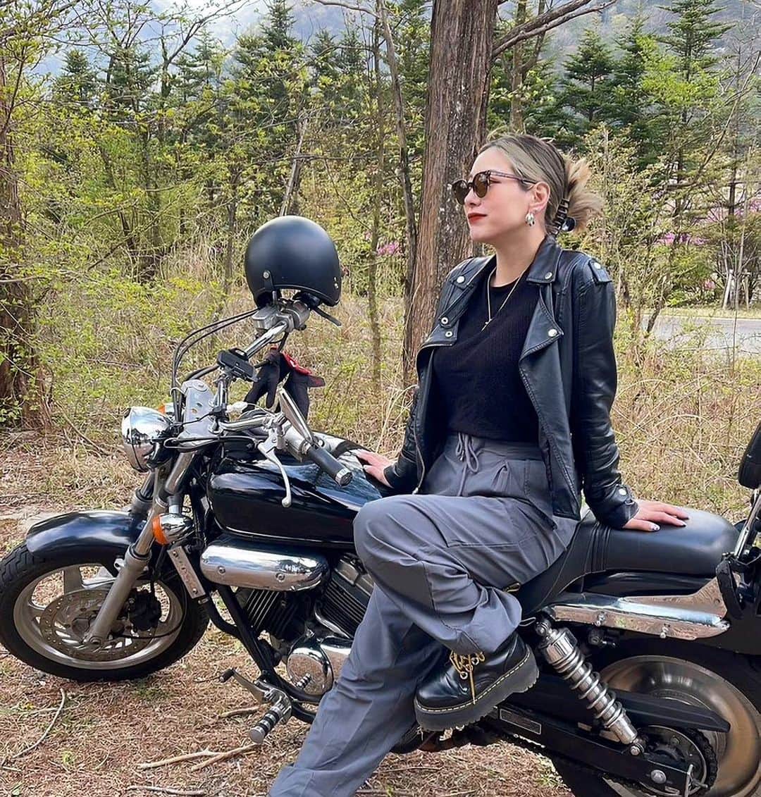MIOのインスタグラム：「🌲🏍³₃  #バイジョ」