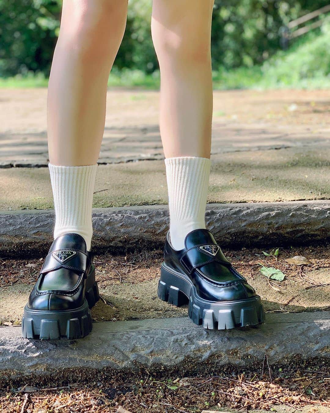 noenonさんのインスタグラム写真 - (noenonInstagram)「20歳のバースデーにまみょんから貰ったPRADAのシューズでお散歩した時の写真❣️かぁちぃ〜#PRADA#シューズ#靴#ファッション #靴下#GU#コーデ#ファッションコーデ」4月27日 20時24分 - non.hoo