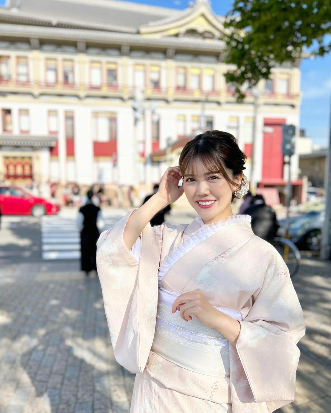 のインスタグラム：「📍京都 今年初お着物は、撮影モデルのお仕事で 着させていただきました👘⸝⸝ ⁡ ⁡ 普段自分ではなかなか着る機会が少ない レース着物がとっても新鮮✨ 今年はプライベートでも着物、浴衣着たいなぁと😌 ⁡ ⁡ 撮影のお仕事終わってから、 やよいさんに素敵に撮っていただきました📸💓 📸： @tumugite_yayoi  ⁡ ⁡ #着物 #着物撮影 #和装撮影 #撮影モデル #京都着物 #レース着物 #着物コーデ #ポートレート #大正ロマン #京都観光 #京都旅行 #京都女子旅 #京都観光スポット」
