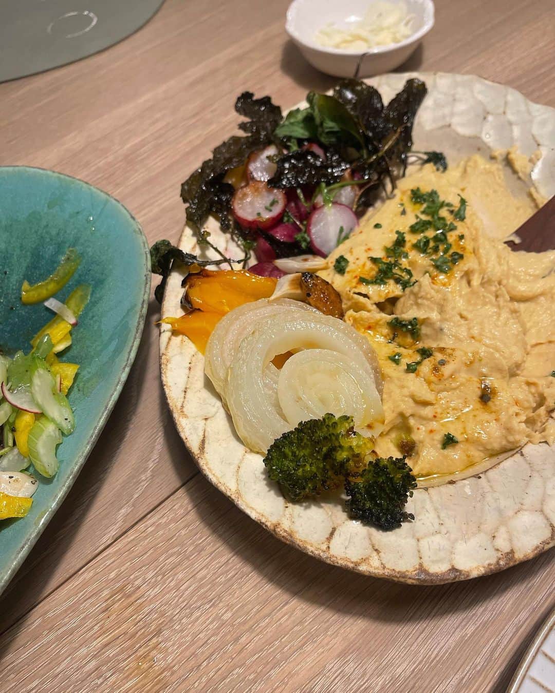 sakincho1028のインスタグラム：「あきなかやま作のフムちゃんが美味しすぎて引きずってる件🐥 カゴに詰めて電車できてくれたありがとう笑けた👶🏻  #たまに飯」