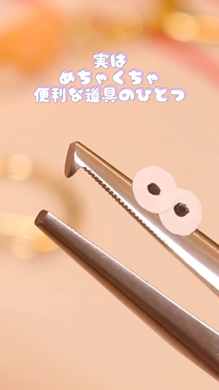 のインスタグラム：「これなーんだ👀  #ハンドメイド #ハンドメイド初心者 #ハンドメイドアクセサリー #金具 #フライヤー #ちびあかぽん #chibiakapon #便利アイテム #ストラップ #キーホルダー #手作り #手作り雑貨 #handmade #加工 #工具 #accessory #アクセサリーパーツ #ハンドメイド作家 #趣味 #ネットショップ #通販 #ハンドメイド販売」
