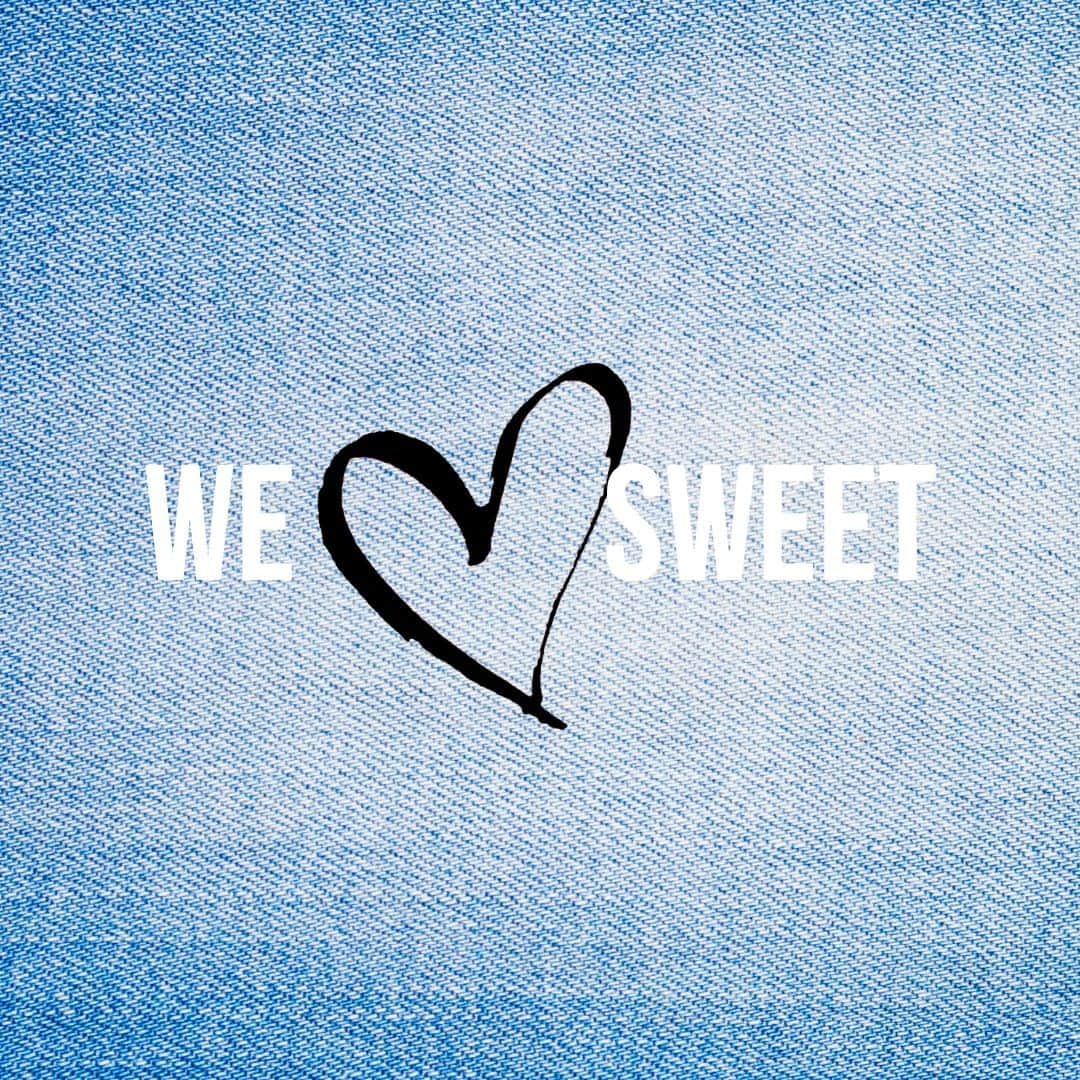 スイートイヤーズのインスタグラム：「WE 🤍 SWEET YEARS JEANS  . . #sweetyears #sweetyearsjeans #ss23 #ss23collection #denim #jeans #nonsivivesenzacuore」