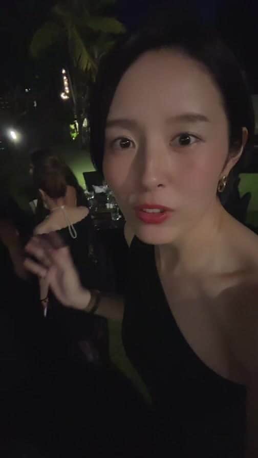  髙木穂奈美のインスタグラム：「Beach Party with the entrepreneur in Bali✨❤️🫶Black and Gold⭐️」