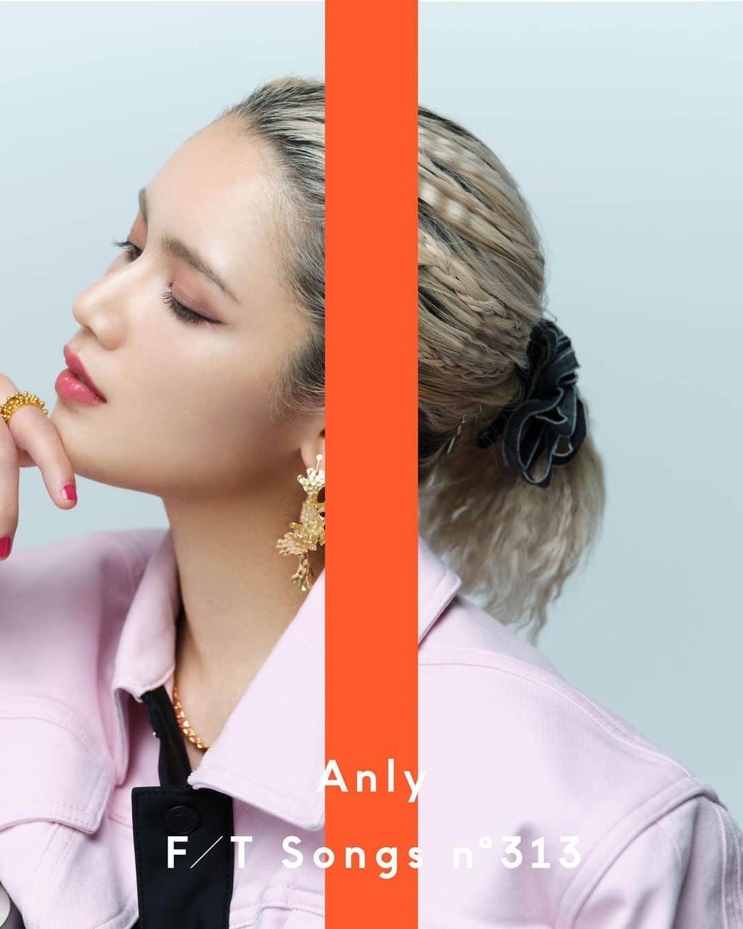 のインスタグラム：「Anly - Courage(P!NK's Cover)【 #THEFIRSTTAKE 】  You can see on Youtube!!!  高校時代。  栄養剤のように摂取していたP!NKの楽曲をこんな素晴らしい空間で歌える日が来るとは、  "その続きはきっと誰もが予想できない"って誰かが歌ってたわなぁ...  自分を変える勇気があるか？  変えるチャンスを神様がくれたんだろうと思ったので  全力で歌いました。  支えてくれたミュージシャン 受け取ってくれた全ての人へ 本当にありがとう！ ＝＝＝＝＝＝＝＝＝＝＝＝＝＝  Piano : @meg.me_music  Chorus : @hanah_spring  Chorus : @lyn_inaizumi  Acogt : @naoki_ikumoto  make up : @monloe269  Stylist : @uchi_daxx   Special Thanks : @nl_louis   @The_FirstTake   #Anly #pink #courage #聖闘士星矢 #聖闘士星矢thebeginning #新田真剣佑 #seintseiya #cover #カラノココロ #karanokokoro #thefirsttake #sia」