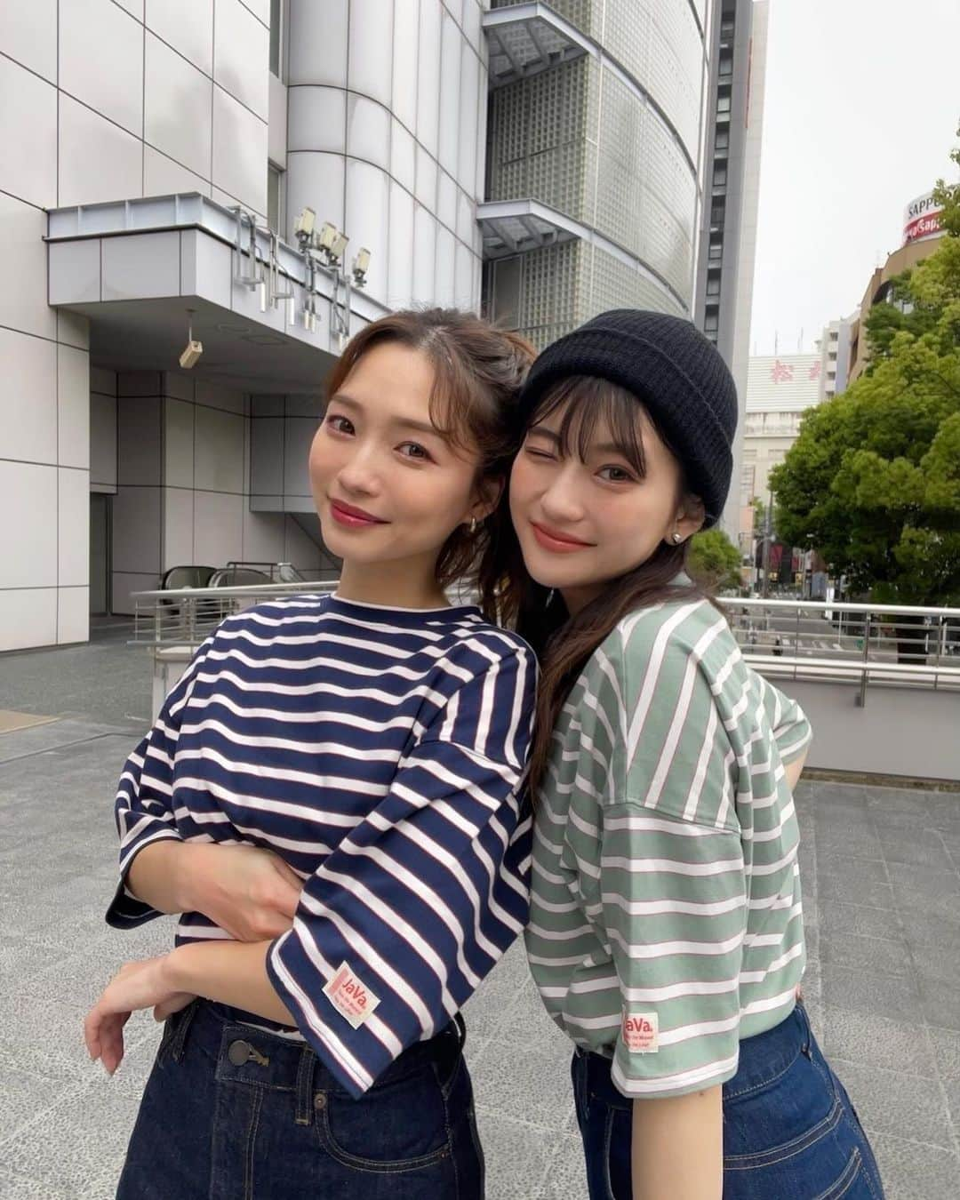 YUKIKOさんのインスタグラム写真 - (YUKIKOInstagram)「. 色違いでツインズ👯‍♀️✨ @classicalelf_official のボーダーTで かなことお揃いしたの🤍 デニムの色味まで似てた🫣  私が着てるのはネイビーのMサイズだけど お尻まで隠れるサイズ感だったよ🫶🏻 男女兼用だからカップルでお揃いも可愛いよね💕  #クラシカルエルフ #classicalelf #エルフコーデ #タイアップ #java #ジャバ #zozo #zozotown #zozo購入品 #zozotown購入品 #Tシャツ #ボーダーTシャツ #オーバーサイズ #春服 #春コーデ」4月27日 20時36分 - 128yukinco