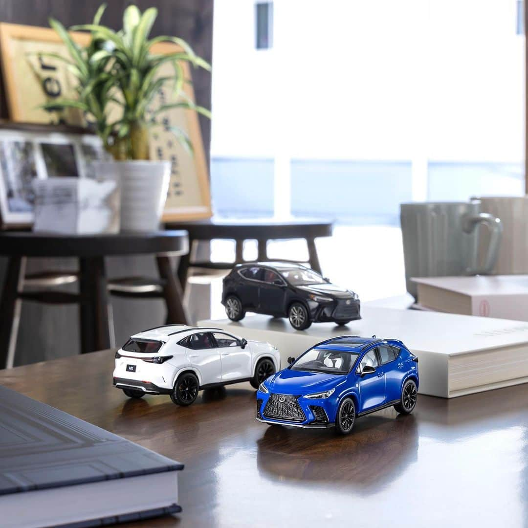 kyosho_official_minicar toysさんのインスタグラム写真 - (kyosho_official_minicar toysInstagram)「. 1/43scale LEXUS NX 350h F SPORT 450h+ #kyosho #motorsport #lexus #lexusnx #racing #interior #japanesecar #minicar #modelcar #suv #luxurycar #luxury #collection #carcollection #luxurylife #レクサスnx #レクサス #京商 #ミニカー #143scale #luxurylifestyle #amazing #suv #experienceamazing #amazing #lexusboys #premium #jdmnation #suv #suvlife  @lexus_jp  www.kyosho.com」4月27日 20時39分 - kyosho_official_minicar_toys