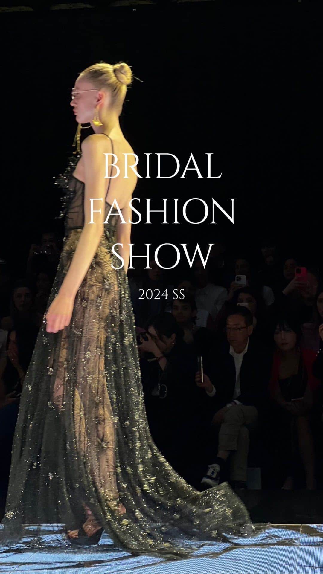 のインスタグラム：「*  Barcelona Bridal Fashion Week @marcoymaria   MARCO & MARIA 2024 Collection "El Lenguaje de lo Invisible“  絶妙なニュアンスを生み出す柔らかいチュール 一つずつ丁寧にあしらわれたビーディング 細部までこだわり抜かれたクチュールタッチ  ランウェイに浮かび上がった繊細な美しさに 魅了されました  @thetreatdressing  @marcoymaria   #barcelonabridalfashionweek  #thetreatdressing #treatdressing #ザトリートドレッシング #トリート #トリートドレッシング」