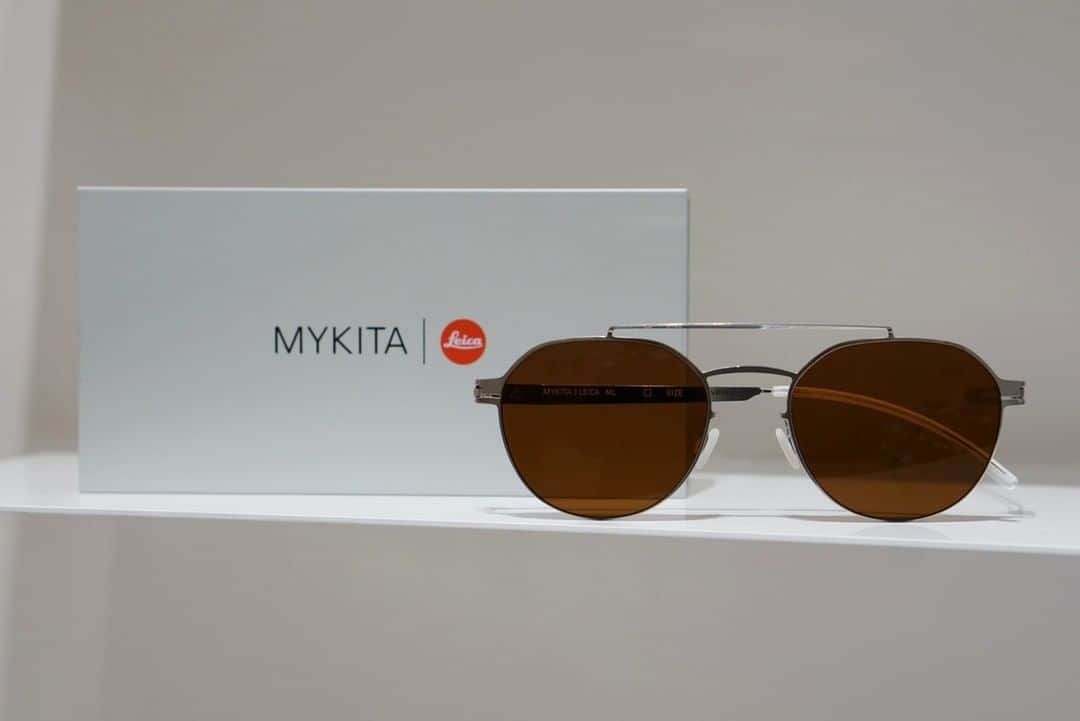 MYKITA SHOP TOKYOのインスタグラム：「【MYKITA Leica "ML04" | Shop Osaka】  ShopOsakaにLeicaカメラコラボレーションの”ML04”が入荷いたしました。 Leicaと共同開発した5層の特別なコーティングが施されたレンズを使用した、Leicaコラボレーションならではのハイクオリティサングラスです。  MYKITA Leica "ML04" - Shop Osaka  ShopOsaka is pleased to announce the arrival of the Leica camera collaboration "ML04". These high quality sunglasses are made of lenses with a special 5-layer coating developed jointly with Leica, and are unique to the Leica collaboration.  #mykita #mykitaleica  #leica  #sunglasses  #sunglassesfashion  #マイキータ #サングラス」