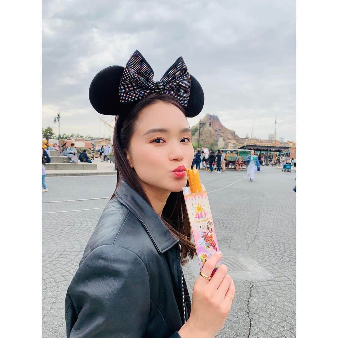 遠藤瞳のインスタグラム：「😋  このクレームブリュレチュロスがなくならないうちにまた行きたい🥹🌋  #tokyodisneysea」