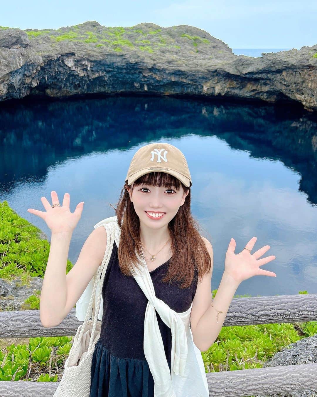 小日向夏実のインスタグラム：「🌴✨  自然がたくさんなの本当に楽しい〜てなる！！素敵だった☺️  #宮古島 #宮古島旅行 #沖縄旅行 #観光 #通り池 #japanesegirl #japantravel #沖縄 #旅行 #キャップコーデ #いいね歓迎 #followｍe」
