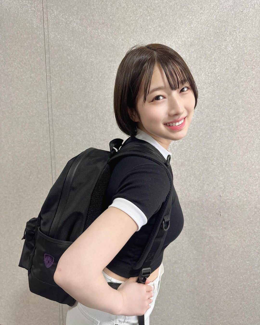 安部若菜のインスタグラム：「じゃーん！  おにゅーのリュックとトートバッグ👍🏻♡  なんと「#大阪コミコン2023」のグッズなんです！  これはMARVELの『ガーディアンズ オブ ギャラクシー』のモチーフ！ 私がMARVEL作品で1番好きな映画🎬🐻  宣伝関係なくめっちゃお気に入りなので、絶対これで学校行く🏫  他にも沢山沢山グッズあるし、全部普段使いに◎ グッズなのにオシャレになれるの最高…！  詳しくは@tokyocomicc のプロフ欄リンクから！  #MARVEL#マーベル#映画#グッズ#リュック#トートバッグ #shein#ショートヘア#ショート#カジュアルコーデ#GU#プチプラコーデ」
