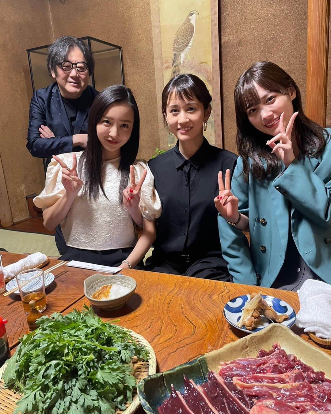 秋元康のインスタグラム：「#浅草#鴨料理#鷹匠寿#前田敦子#板野友美#山下美月#AKB48#乃木坂46  板野友美が前田敦子と山下美月と一緒にご飯を食べましょうと言うので、元AKB48のスタッフとみんなで、浅草の鴨料理「鷹匠寿」に行きました。普段は、撮影禁止なのですが、みっちゃんにお願いして特別に撮らせてもらいました。みっちゃん、ありがとう。」