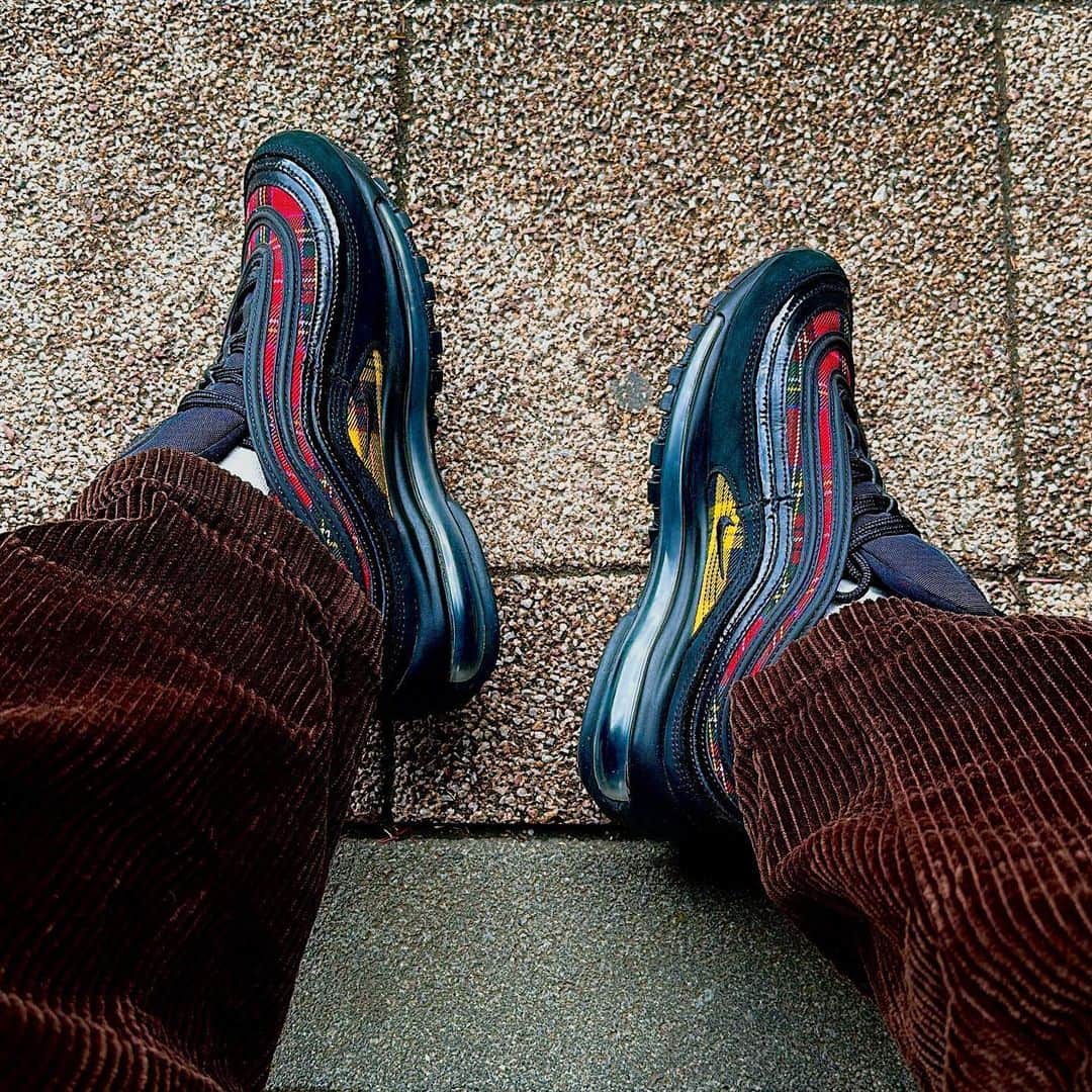 佐藤つば冴のインスタグラム：「4月何してたかな〜って考えたらとってもオタクだった〜🫨 . . #nike  #airmax  #97」