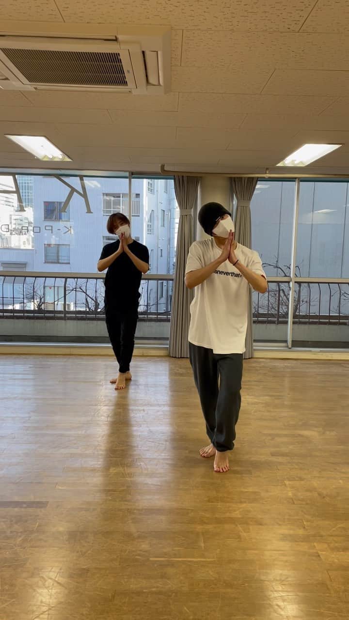 塩澤英真のインスタグラム：「The Open Road 🔥💎  #五回目のjazzdance_Lessonは先生の振り付けがカッコよすぎて楽しかったです #先生と集中しまくった今日のこの時間のおかげでボクが僕のためにダンスレッスンで努力すべきコトが改めてわかった気がします感謝 ☺️ #先生上手すぎ尊敬 😊 #Dance #Lesson #Reels #Reel #Reelinstagram #Hotreels #fyp #enhypen #Reeloftheday #instagood  #塩澤英真 #HIDEMASASHIOZAWA」