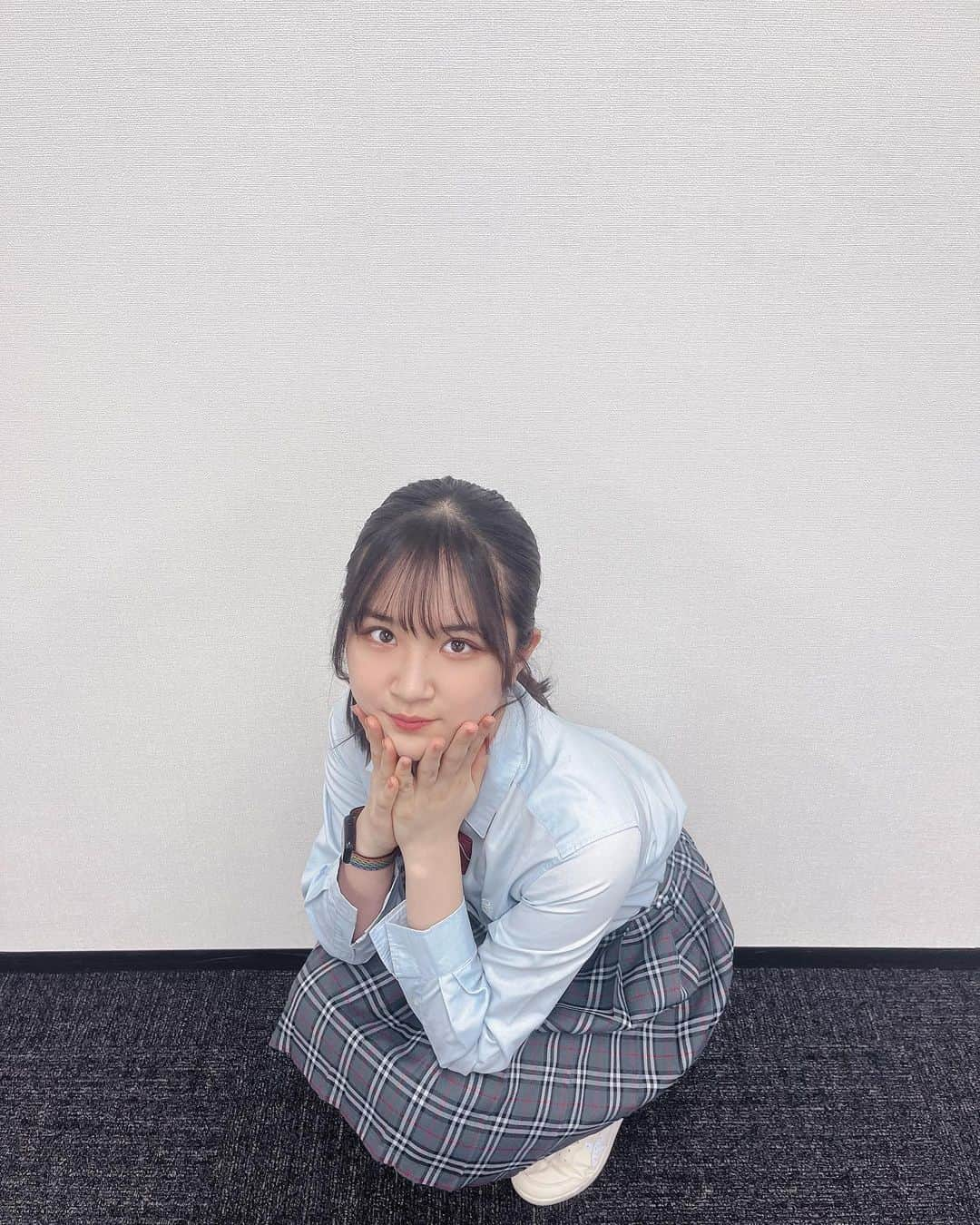 芳野心咲のインスタグラム：「jk♡  ・  ・  ・  ・  ・  #idol #アイドル #あいどる #NMB48 #nmb #07line #08line #ootd #oufit #Japan #15歳 #芳野心咲 #fjk #jk #愛知 #大阪 #帰国子女 #袖 #ボタン #とめるの #忘れてた #てへぺろ」